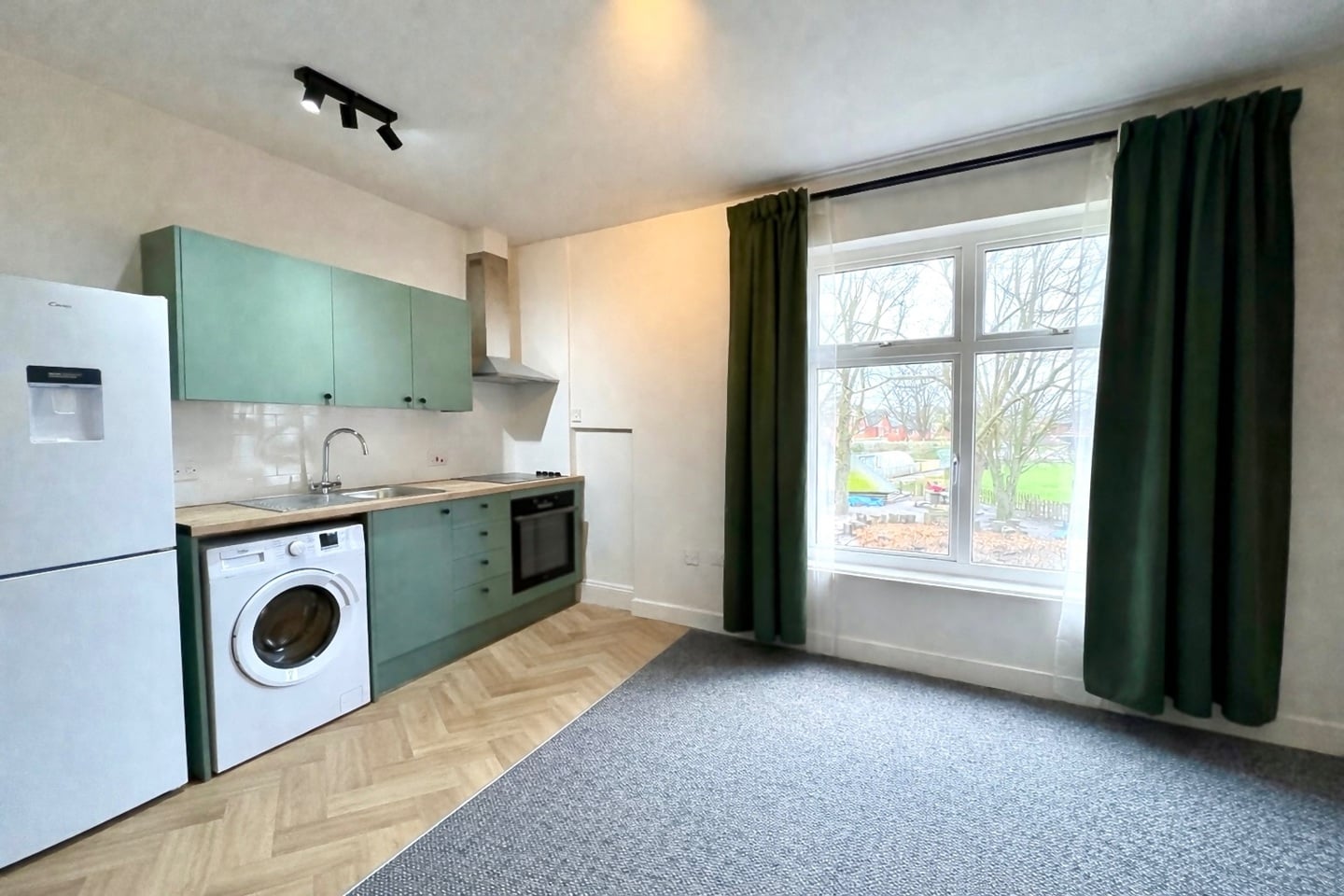 Crewe - 1 Bed Flat, Broad Street, CW1 - To Rent Now for £650.00 p/m