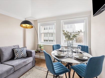 2 Bed Flat, Charterhouse Bldgs, EC1M