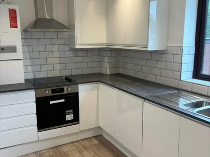 2 Bed Flat, Main Road, WR2