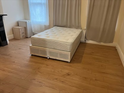 Room in a Shared House, Green Lanes, N13