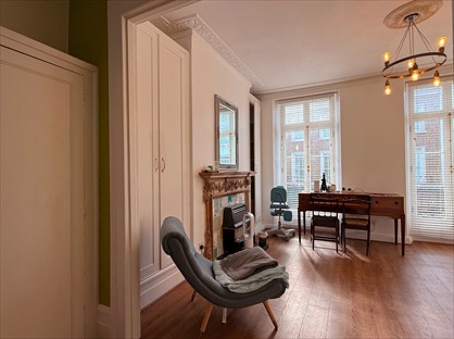 Studio Flat, Beauchamp Place, SW3