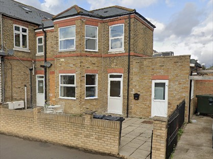 2 Bed Semi-Detached House, Cromwell Road, TW3