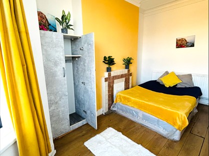 Room in a Shared House, Claremont Road, W9