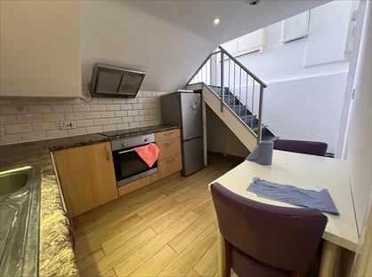 2 Bed Flat, High Road, IG1