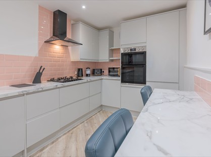 4 Bed Terraced House, Upper Gardner Street, BN1