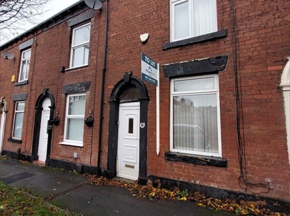 2 Bed Terraced House, Ripponden Street, OL1