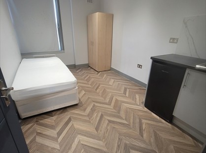 Studio Flat, Graham Road, E8