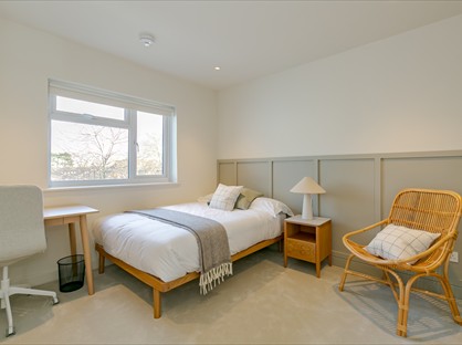 Room in a Shared House, Grange Road, GU2