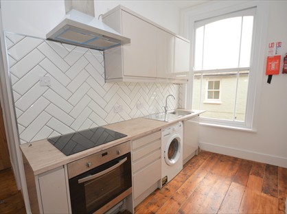 1 Bed Flat, Pier Street, PO38