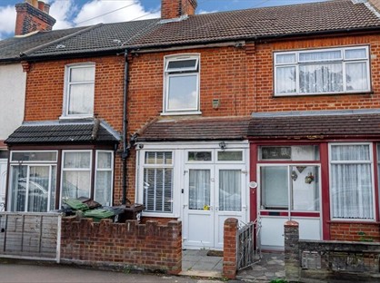 2 Bed Terraced House, Gordon Road, IG11