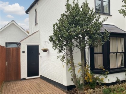 2 Bed Detached House, Albert Road, KT17