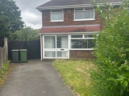 3 Bed Semi-Detached House, Wolverhampton, WV11