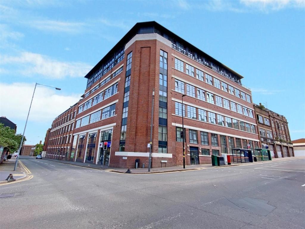 Birmingham - 1 Bed Flat, Abacus Building, B12 - To Rent Now for £895.00 p/m