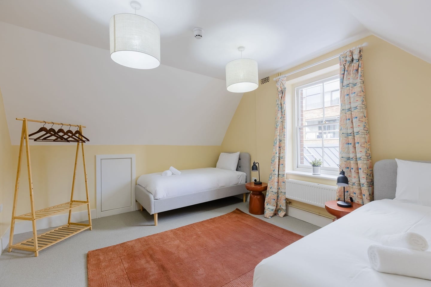 2 Bed Flat, Commercial Street, E1 photo 3