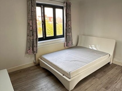 4 Bed Flat, Chamberlayne Road, NW10