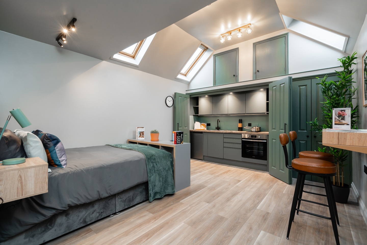 Bicester - Studio Flat, Stable Road, OX26 - To Rent Now for £1,400.00 p/m