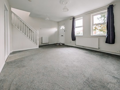 3 Bed Semi-Detached House, Hampton Crescent, DA12