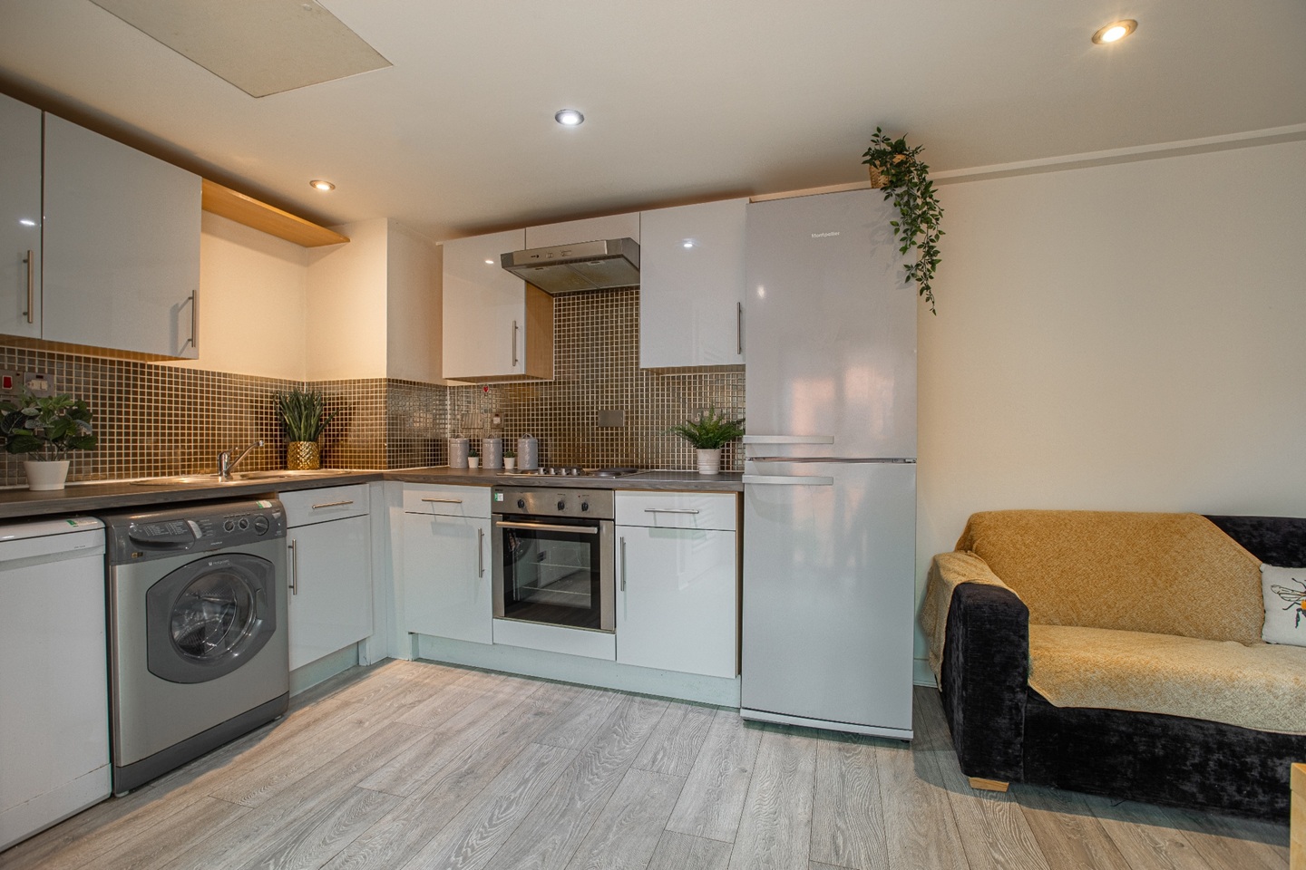 Additional image 4 of 4 Bed Flat, Regent Terrace, S3, N1 7GU