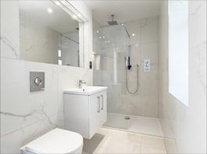 4 Bed Semi-Detached House, Pinecrest Drive, CR2