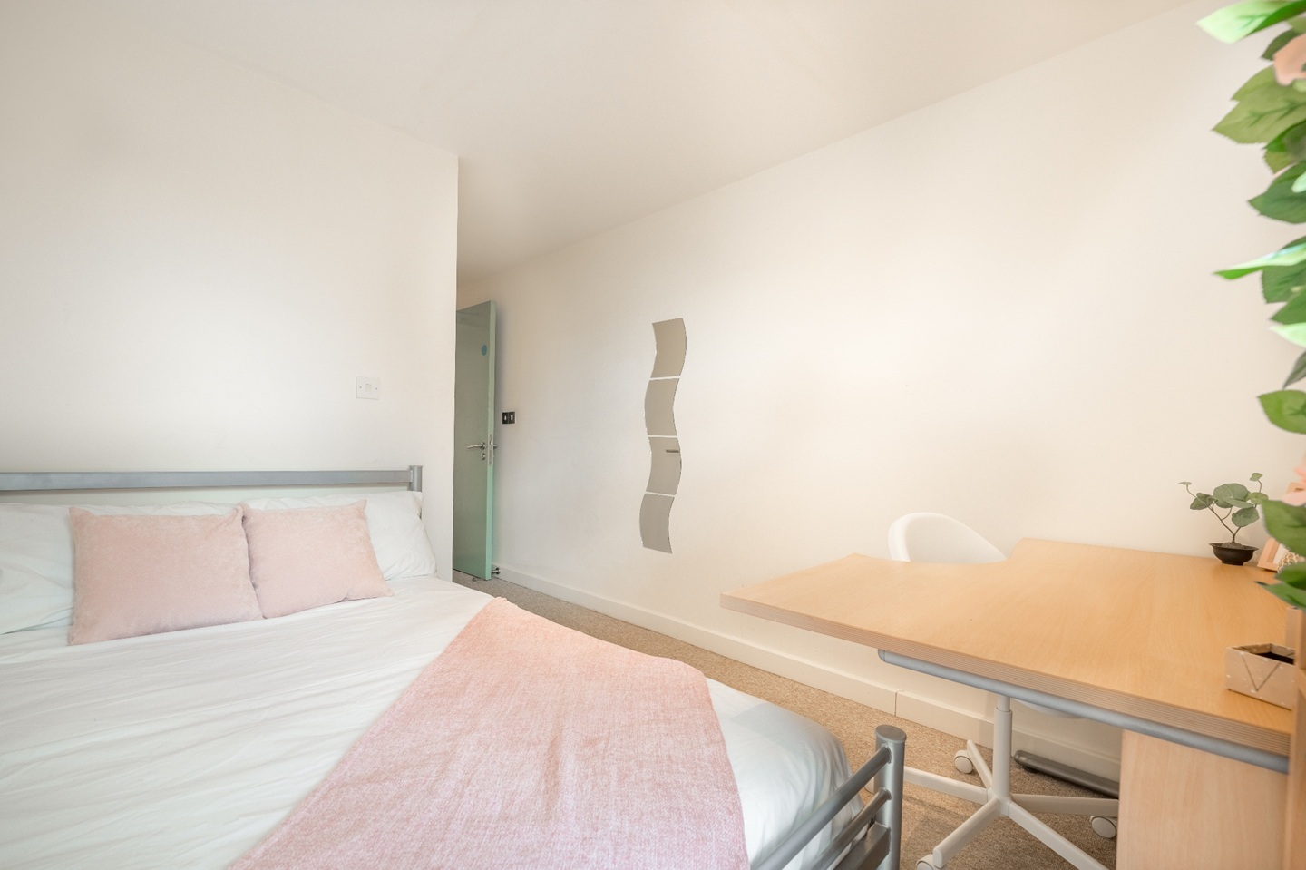 Additional image 6 of 5 Bed Flat, Regent Terrace, S3, N1 7GU