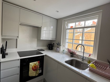 Studio Flat, Winchester Street, SW1V