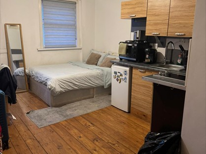 Studio Flat, Stoke Newington High Street, N16