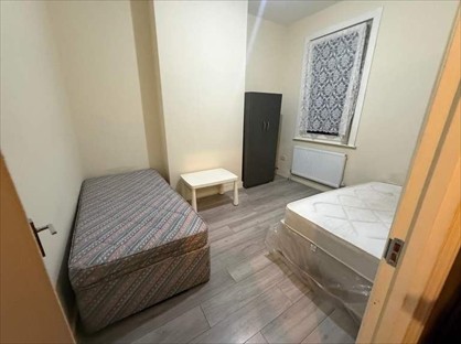 Room in a Shared House, Erskine Road, E17