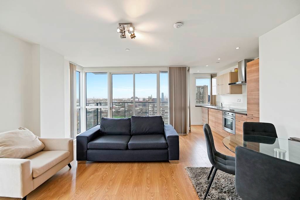 Photo inspiration: Picture Idea: London 1 Bed Flat Panoramic Tower E14