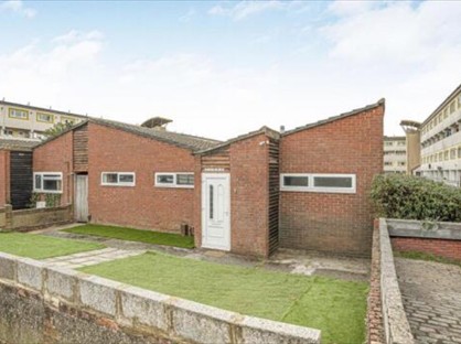Room in a Shared House, Limes Avenue, IG7