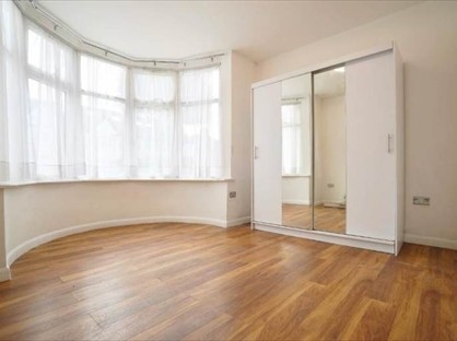 3 Bed Detached House, Hayes Crescent, NW11