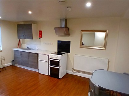 Studio Flat, Market Place, ST6