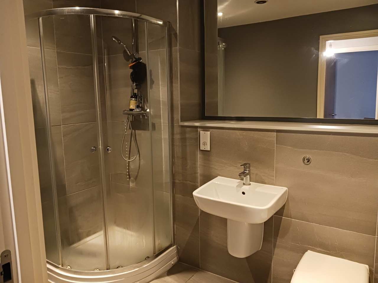 1 Bed Flat, Cross Green Lane, LS9 photo 2