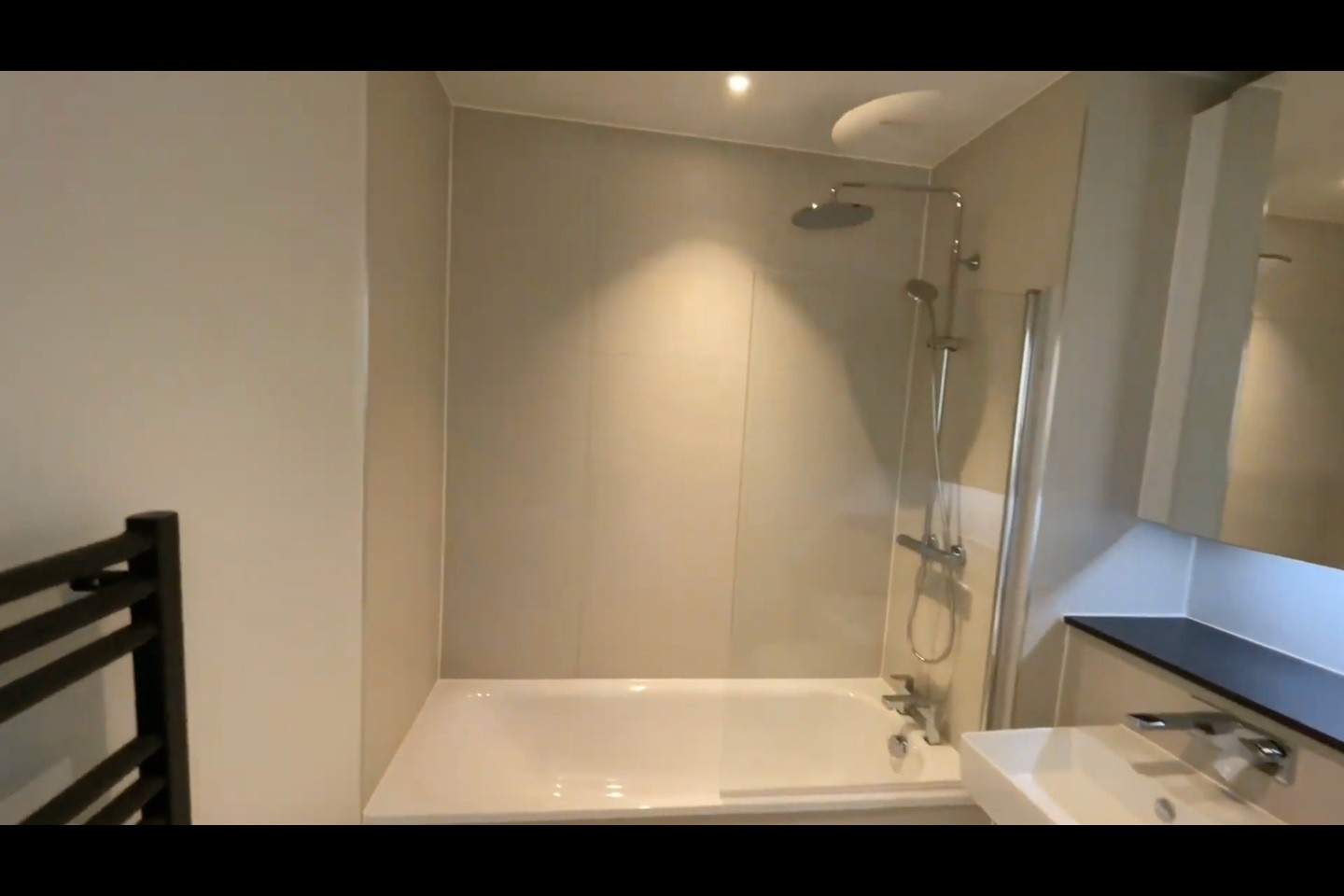 1 Bed Flat, Old Mount Street, M4 photo 2