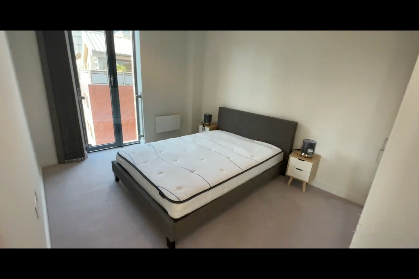 1 Bed Flat, Old Mount Street, M4 photo 3