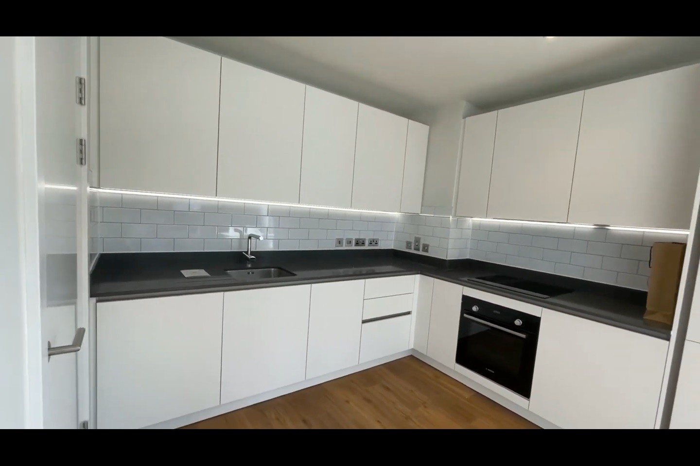 1 Bed Flat, Old Mount Street, M4 photo 4