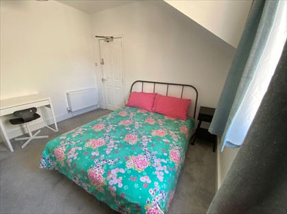 Room in a Shared House, Body Road, RG1
