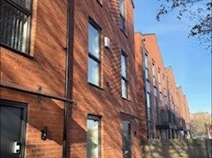 4 Bed Semi-Detached House, Eastwell Walk, LE4