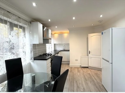 2 Bed Flat, Claremont Close, E16
