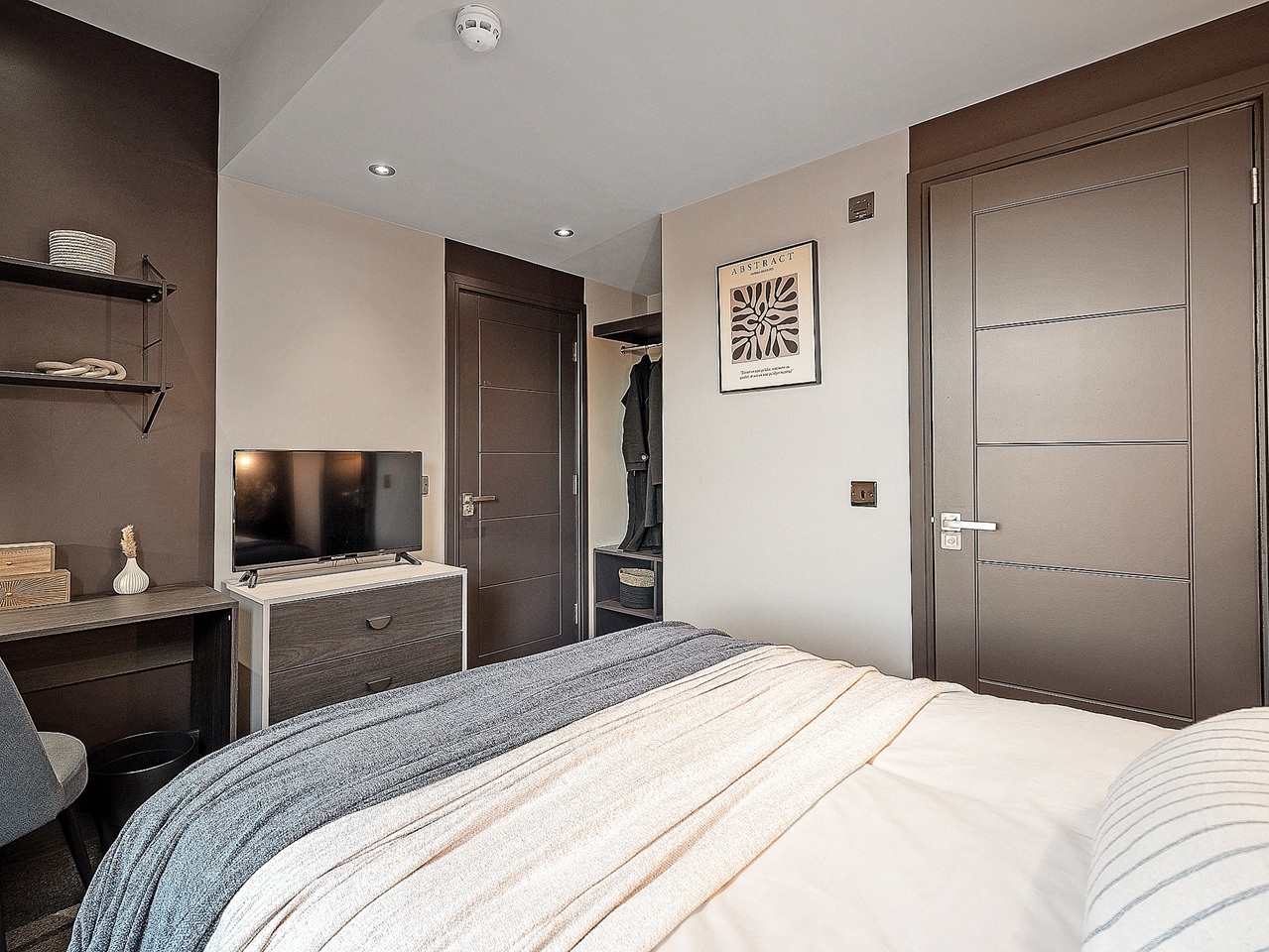 Additional image 2 of Room in a Shared House, Gerard Street North, DE1, N1 7GU