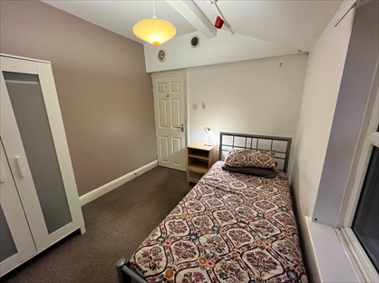 Room in a Shared House, Paul Street, WA2