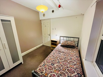 Room in a Shared House, Paul Street, WA2