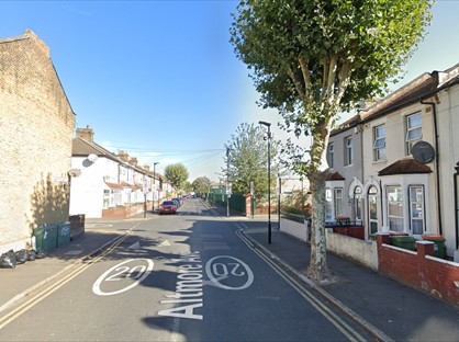 3 Bed Terraced House, Altmore Avenue, E6