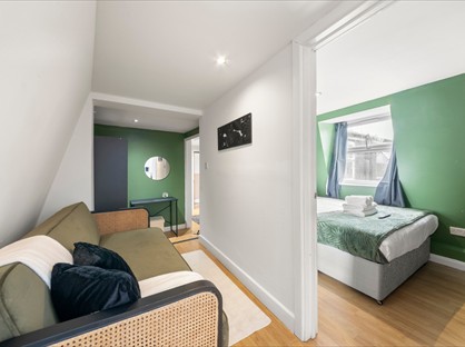 1 Bed Flat, Uxbridge Road, W12