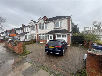 5 Bed Semi-Detached House, Sherborne Avenue, UB2