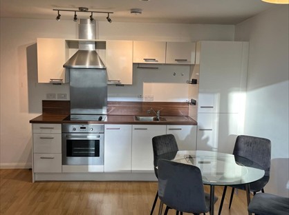 2 Bed Flat, Mann Island, L3