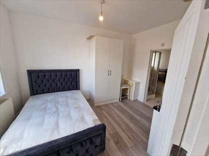 Room in a Shared House, Uxbridge Road, UB4