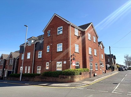 1 Bed Flat, Sea View Road, BH12