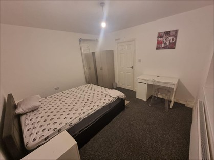 Room in a Shared House, England, RM12