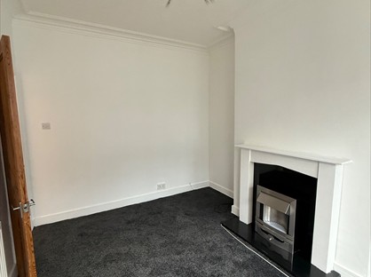 3 Bed Terraced House, West End Avenue, DN5