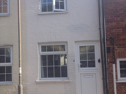 1 Bed Terraced House, Elm Street, MK18